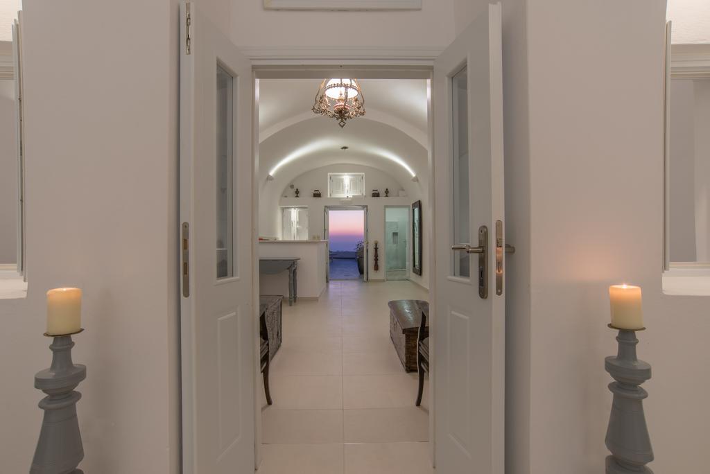Karpimo Horizon - Caldera View With Private Hot Tub Villa Firostefani Room photo