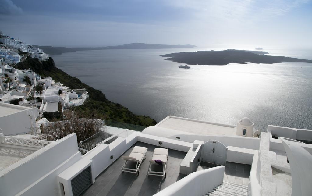 Karpimo Horizon - Caldera View With Private Hot Tub Villa Firostefani Room photo